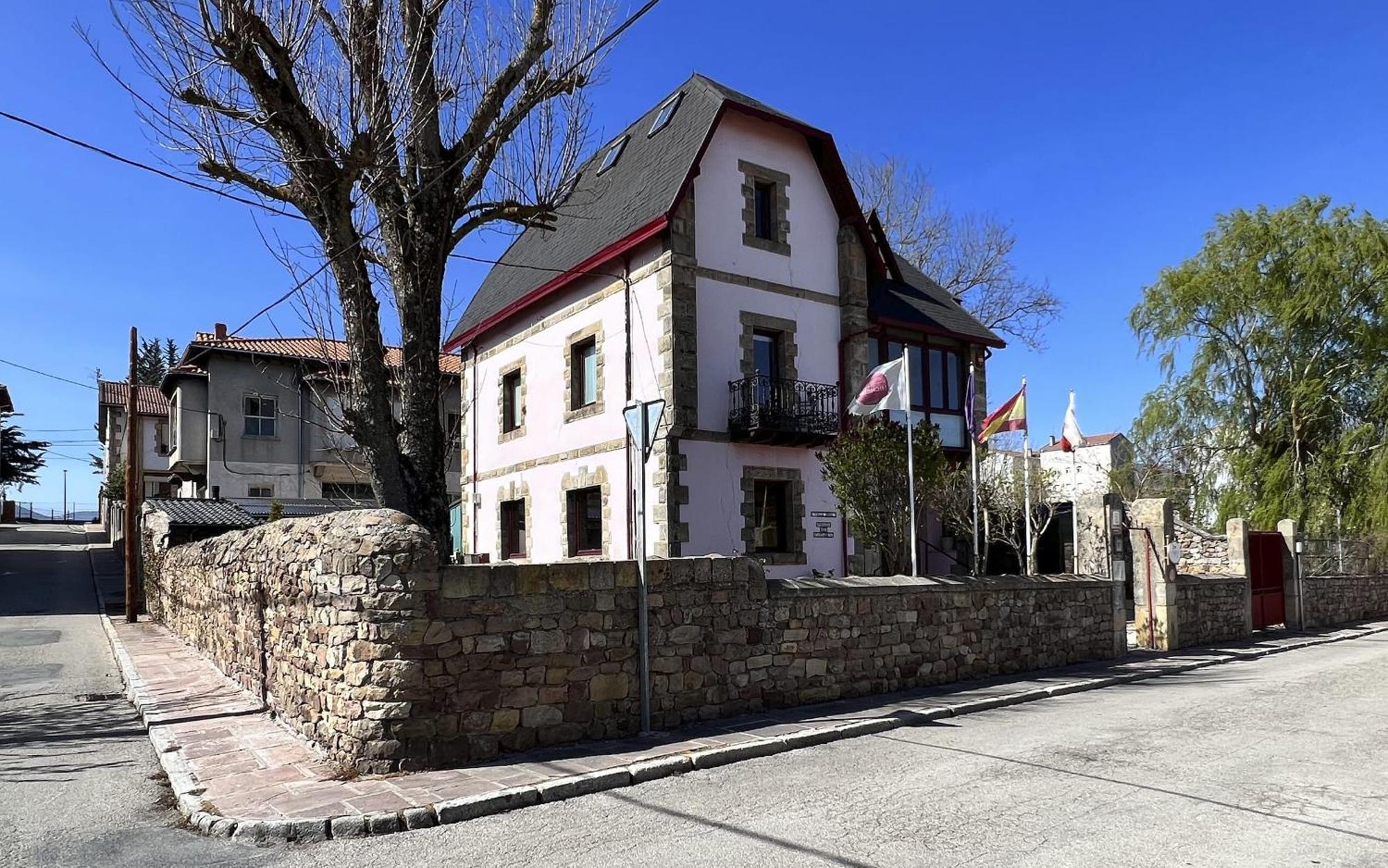 Posada Villa Rosa Reinosa Exterior photo